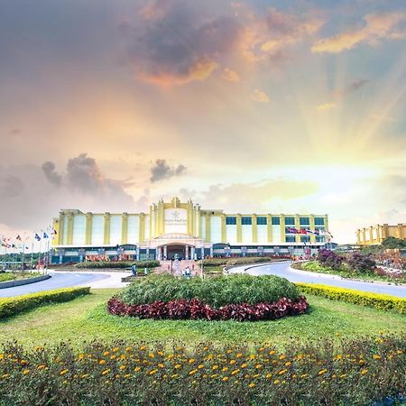 Thansur Sokha Hotel Kampot Exteriör bild